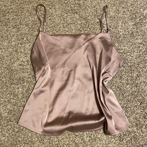 NanaMacs Tops - 3 FOR $8 ❤️ Satin tank top